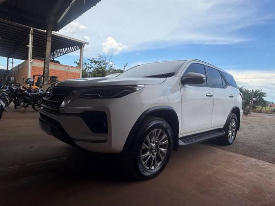 TOYOTA HILUX SW4 2.7 VVT-i FLEX SR 4X2 AUTOMÁTICO